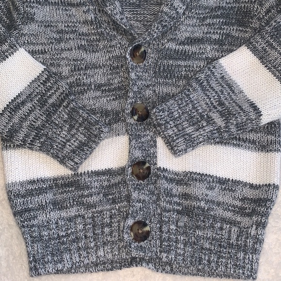 Cat & Jack Gray and White Sweater 18M Buttons EUC - Picture 5 of 9